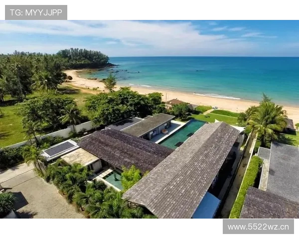 瑞安·洛赫特家里泳池比我家客厅还大，训练完直接开香槟？